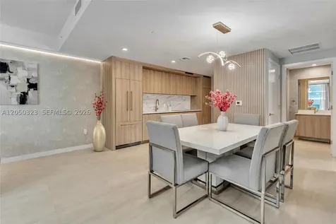 77 SE 5th Street Miami FL 33131