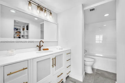 7135 Collins Avenue Miami Beach FL 33141