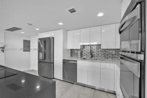 7135 Collins Avenue Miami Beach FL 33141