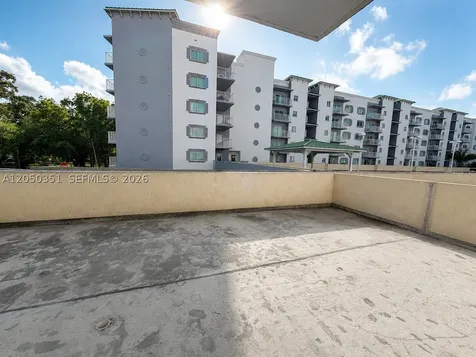 2415 NW 16th St Road Miami FL 33125