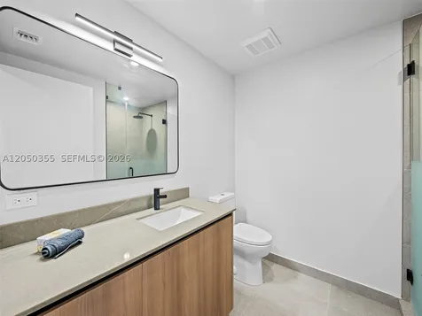 121 NE 5th Street Miami FL 33132