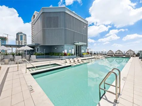 121 NE 5th Street Miami FL 33132