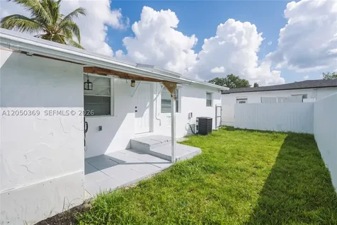 641 SW 6th Street Hallandale Beach FL 33009