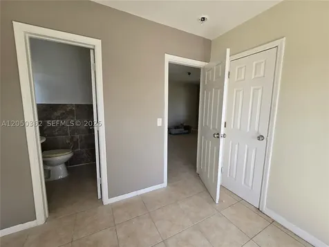 724 SW 7th Terrace Hallandale Beach FL 33009