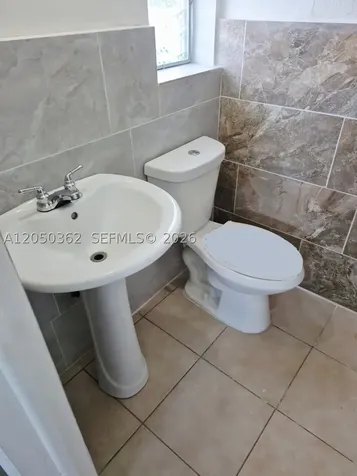 724 SW 7th Terrace Hallandale Beach FL 33009