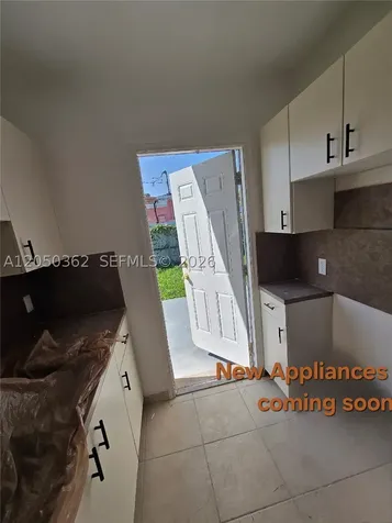 724 SW 7th Terrace Hallandale Beach FL 33009