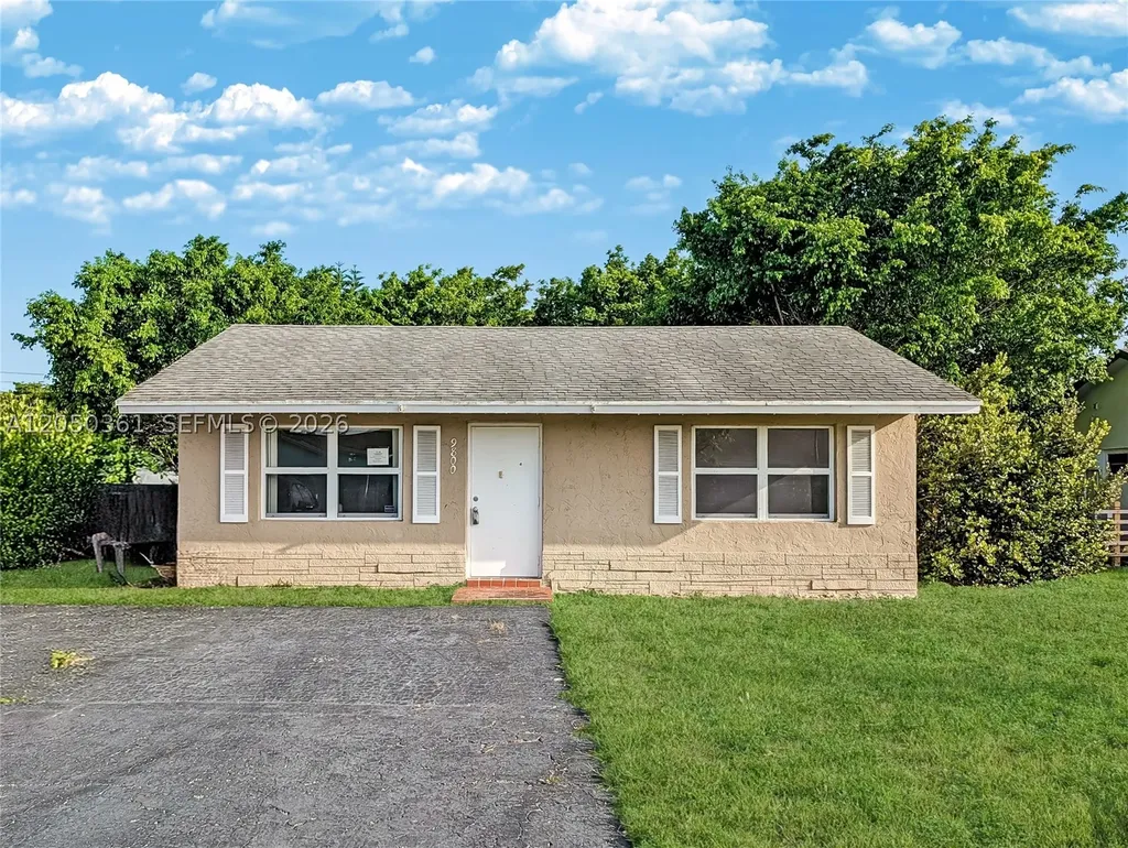 9800 NW 70th Court Tamarac FL 33321