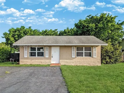 9800 NW 70th Court Tamarac FL 33321