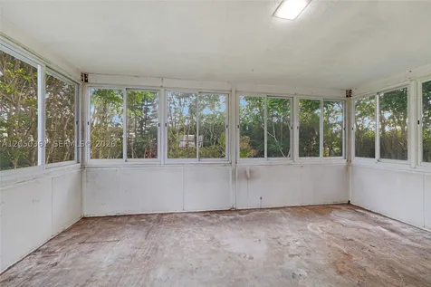 9800 NW 70th Court Tamarac FL 33321