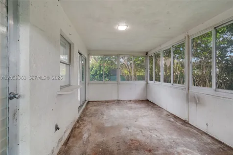 9800 NW 70th Court Tamarac FL 33321