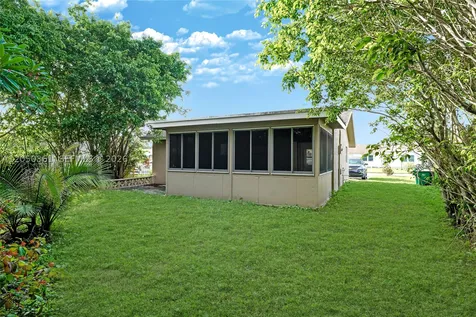 9800 NW 70th Court Tamarac FL 33321