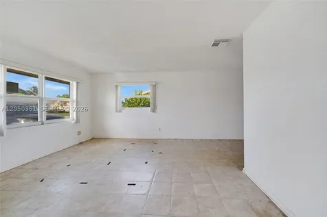 9800 NW 70th Court Tamarac FL 33321