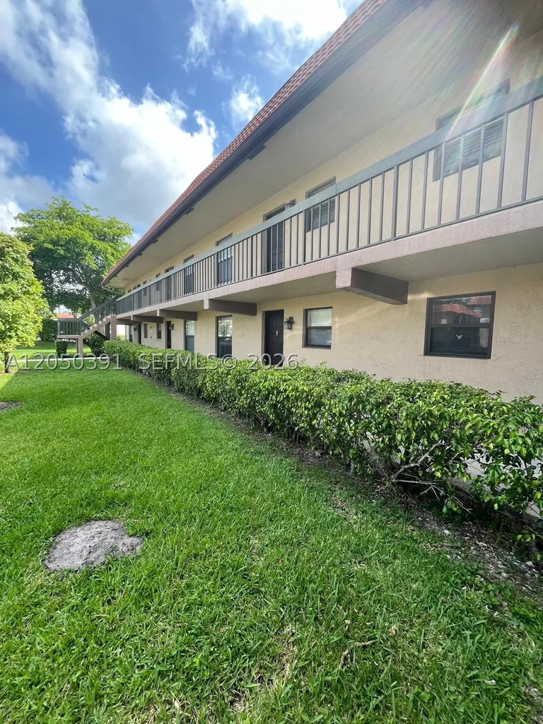 21906 Lake Forest Circle Boca Raton FL 33433