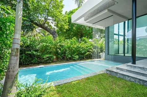 3310 Elizabeth Street Miami FL 33133