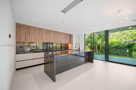 3310 Elizabeth Street Miami FL 33133