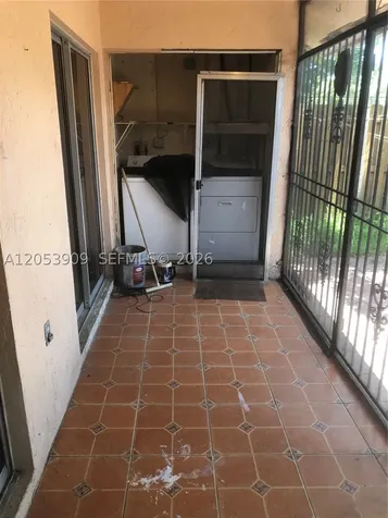 809 NE 214th Lane Miami FL 33179
