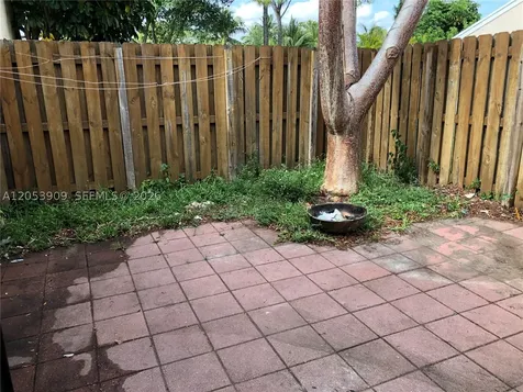 809 NE 214th Lane Miami FL 33179