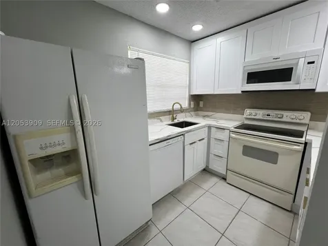 809 NE 214th Lane Miami FL 33179