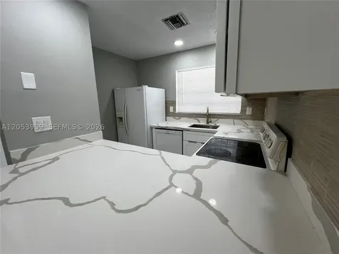 809 NE 214th Lane Miami FL 33179