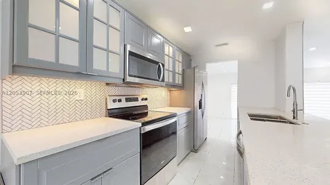 8212 NW 8th Place Plantation FL 33324