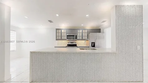 8212 NW 8th Place Plantation FL 33324