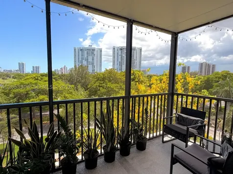 3475 N Country Club Drive Aventura FL 33180