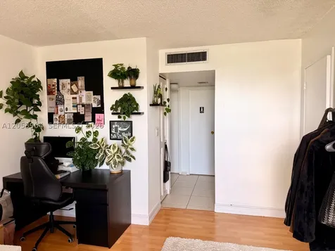 3475 N Country Club Drive Aventura FL 33180