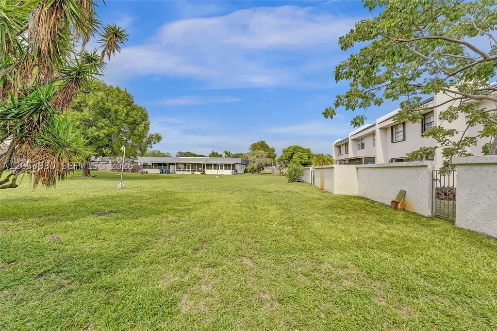 2601 N 40th Avenue Hollywood FL 33021