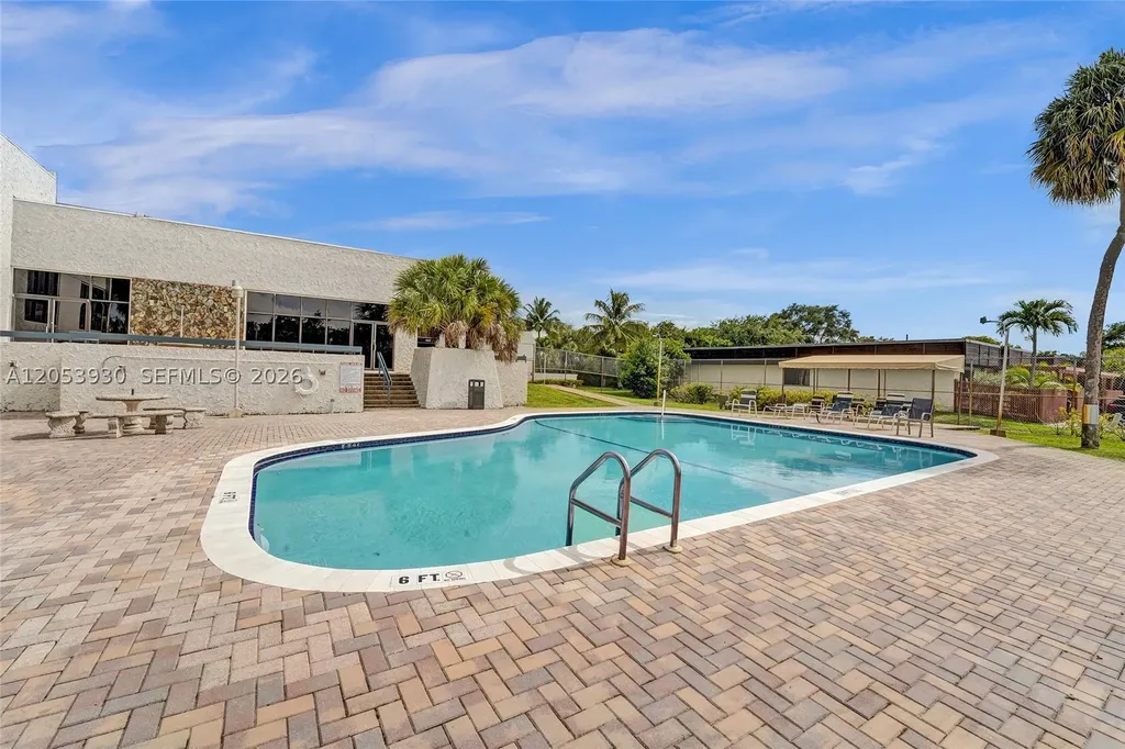 2601 N 40th Avenue Hollywood FL 33021