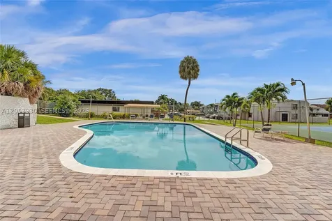 2601 N 40th Avenue Hollywood FL 33021