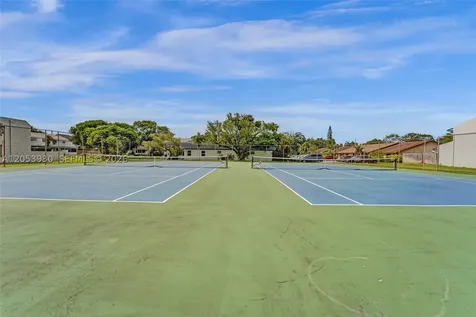 2601 N 40th Avenue Hollywood FL 33021