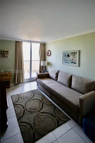2555 Collins Avenue Miami Beach FL 33140
