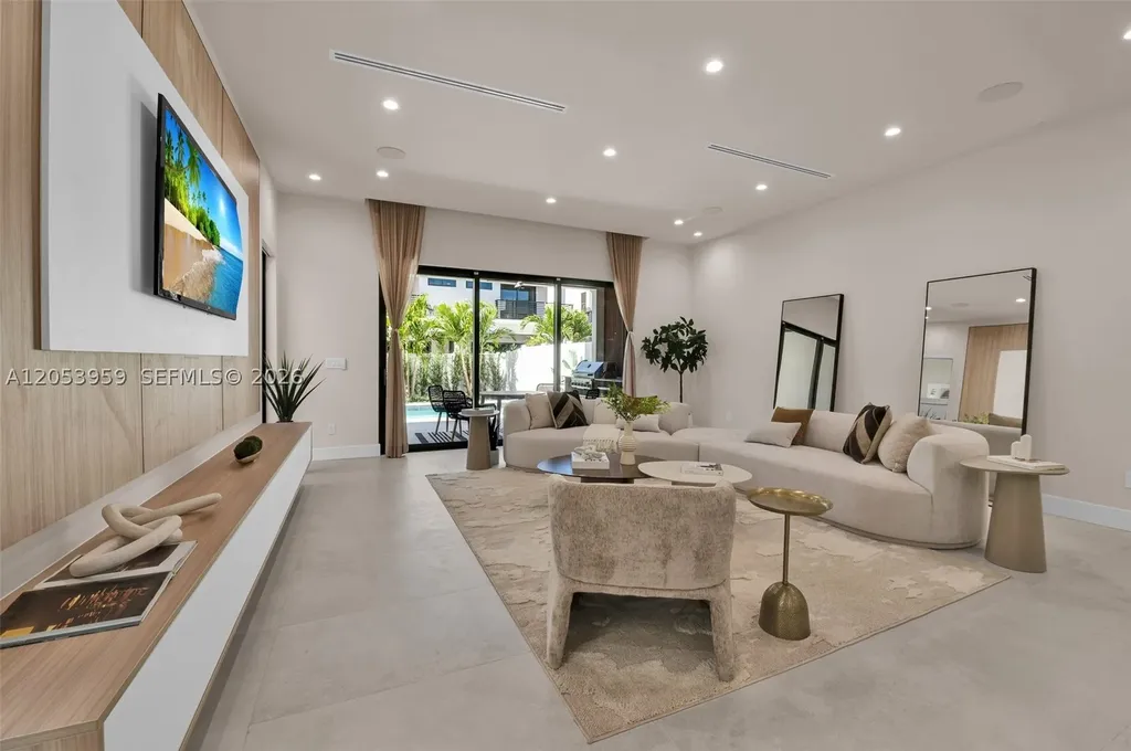 920 NE 17th Avenue Fort Lauderdale FL 33304