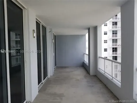 170 SE 14th Street Miami FL 33131