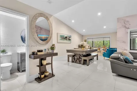 Pembroke Pines FL 33025