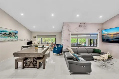 Pembroke Pines FL 33025