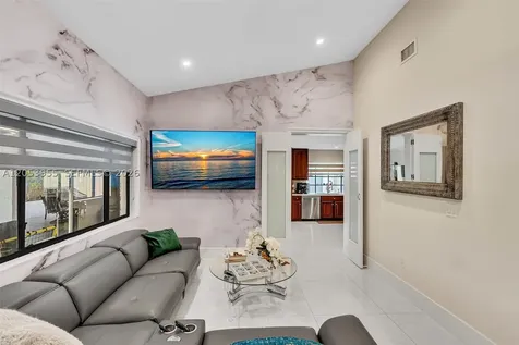 Pembroke Pines FL 33025