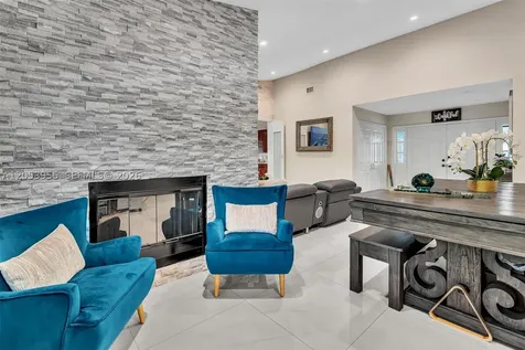 Pembroke Pines FL 33025
