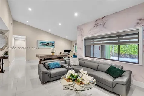 Pembroke Pines FL 33025
