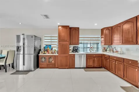Pembroke Pines FL 33025