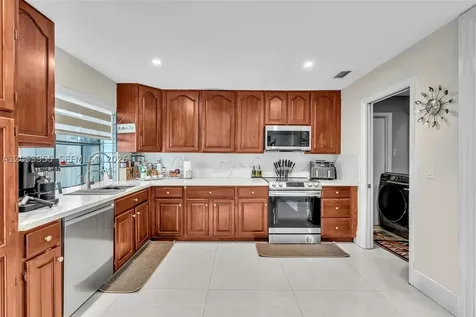 Pembroke Pines FL 33025