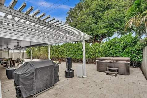 Pembroke Pines FL 33025