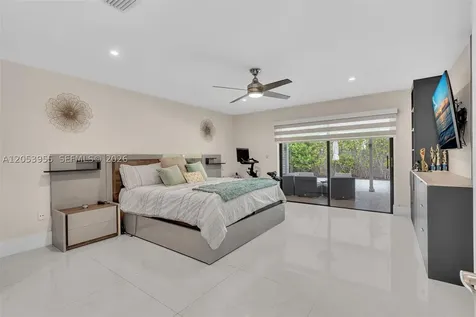 Pembroke Pines FL 33025
