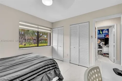 Pembroke Pines FL 33025