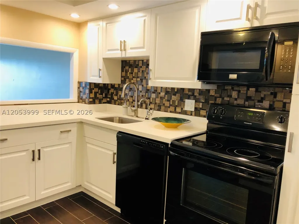 2850 N Palm Aire Drive Pompano Beach FL 33069