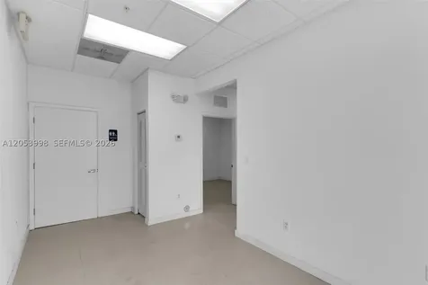7900 NW 71st Street Medley FL 33166