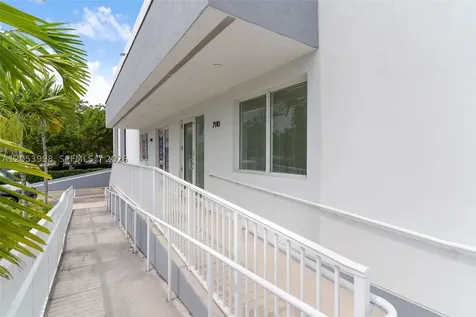 7900 NW 71st Street Medley FL 33166