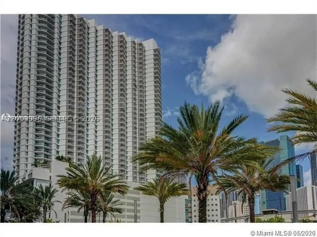 350 S Miami Avenue Miami FL 33130