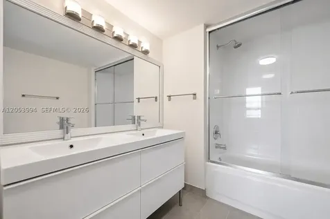 2642 Collins Avenue Miami Beach FL 33140
