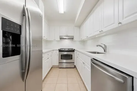 2642 Collins Avenue Miami Beach FL 33140